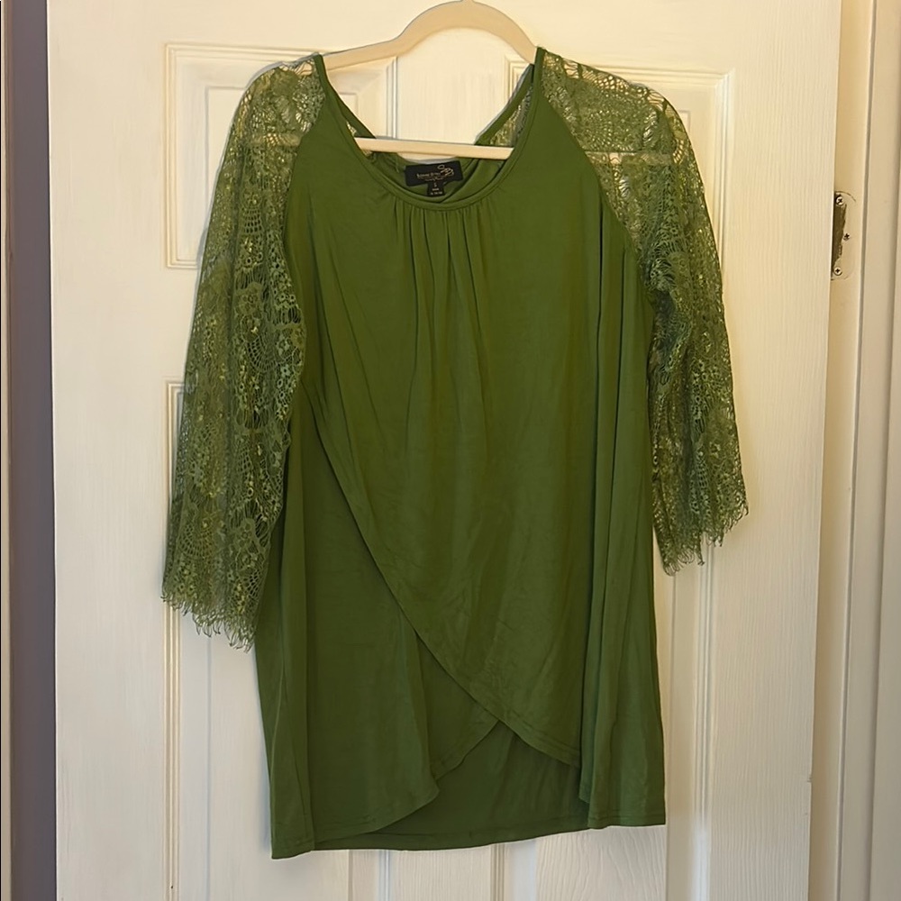 Green Lace Sleeve Women's Top